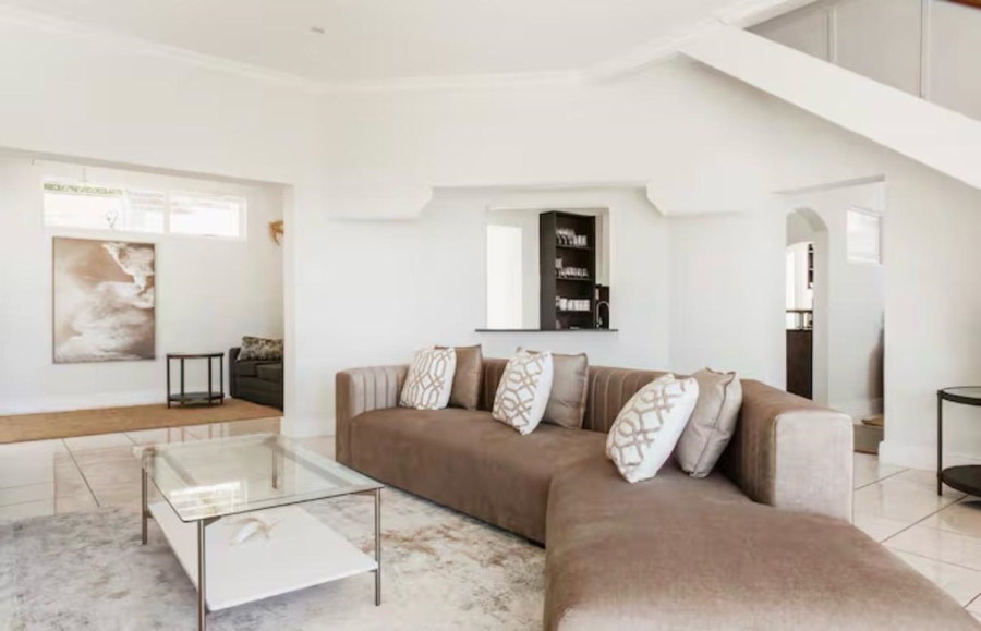 To Let 2 Bedroom Property for Rent in Green Point Western Cape